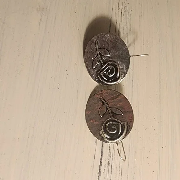 Rose earings - Picture 4 of 4